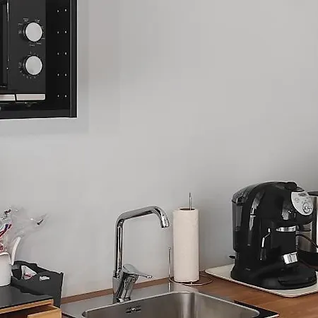 Trapezio Con Garage דירה